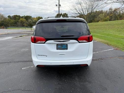 2018 Chrysler Pacifica Touring-L Plus