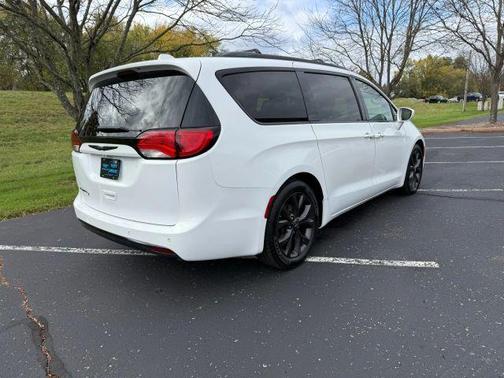 2018 Chrysler Pacifica Touring-L Plus