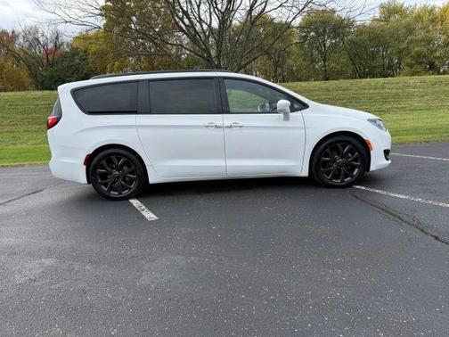 2018 Chrysler Pacifica Touring-L Plus