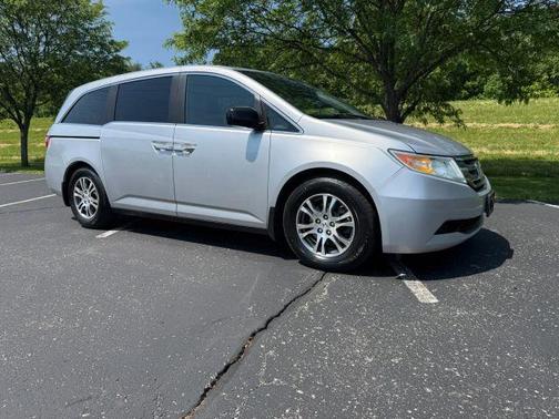 Silver 2013 Honda Odyssey EX-L