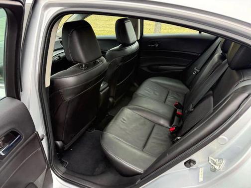 2013 Acura ILX 2.0L w/Premium Package