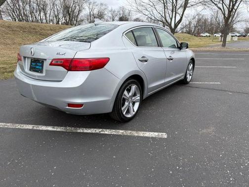 2013 Acura ILX 2.0L w/Premium Package