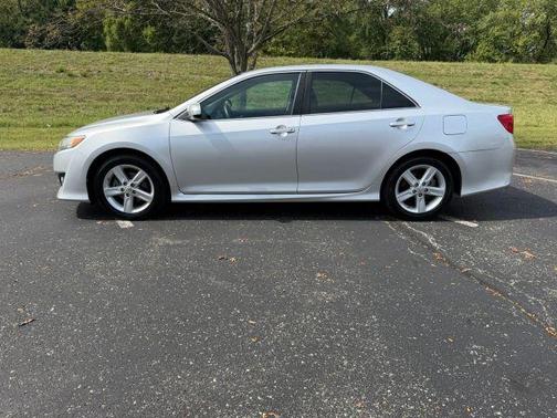 Silver 2012 Toyota Camry SE