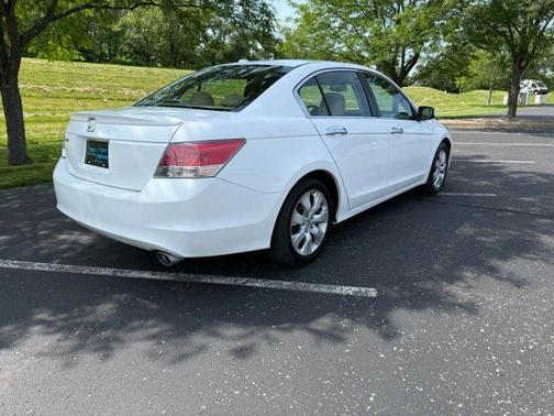 White 2010 Honda Accord EX-L