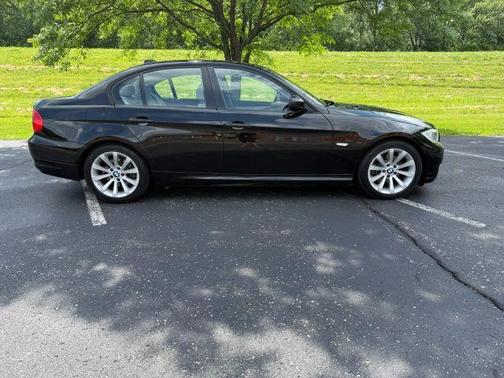 Black 2011 BMW 328 i