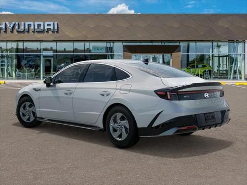 2025 Hyundai SONATA SE