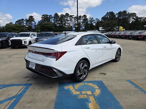 2025 Hyundai ELANTRA HEV SEL Sport