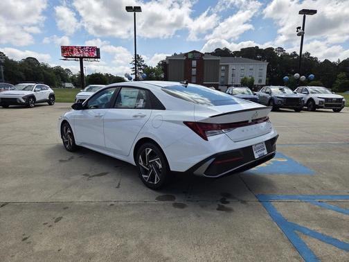 2025 Hyundai ELANTRA HEV SEL Sport