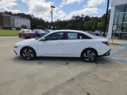 2025 Hyundai ELANTRA HEV SEL Sport