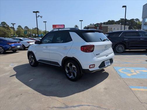 2022 Hyundai VENUE Limited