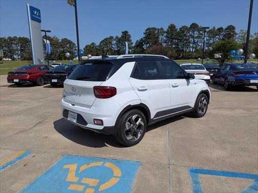 2022 Hyundai VENUE Limited