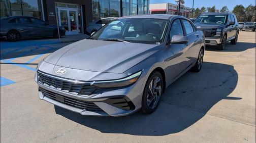 Fluid Metal 2026 Hyundai ELANTRA Limited