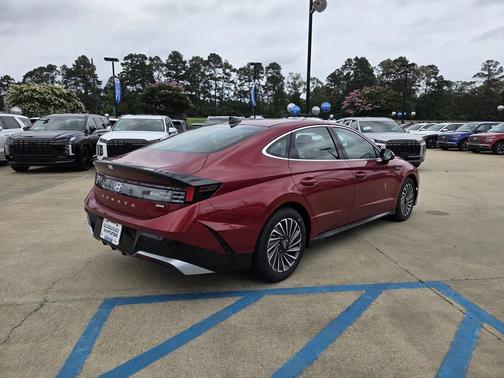 2025 Hyundai SONATA Hybrid SE