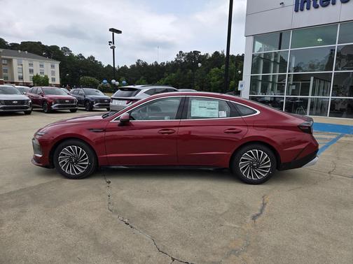 2025 Hyundai SONATA Hybrid SE