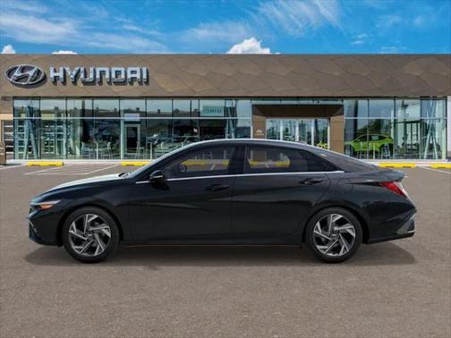 2025 Hyundai ELANTRA Limited