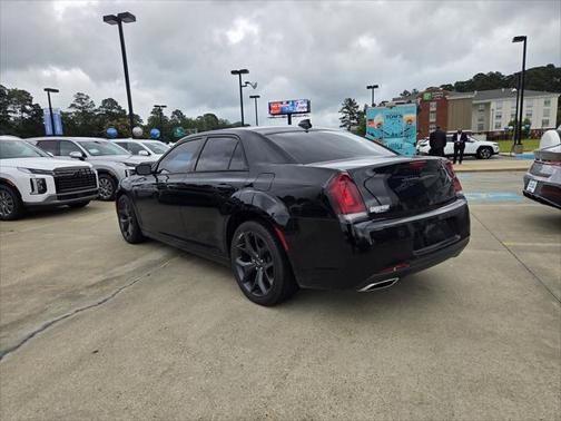 2023 Chrysler 300 Touring