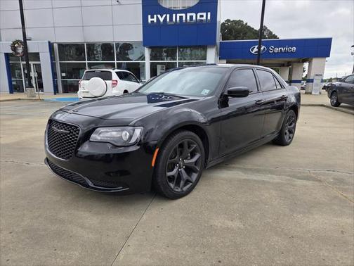 2023 Chrysler 300 Touring