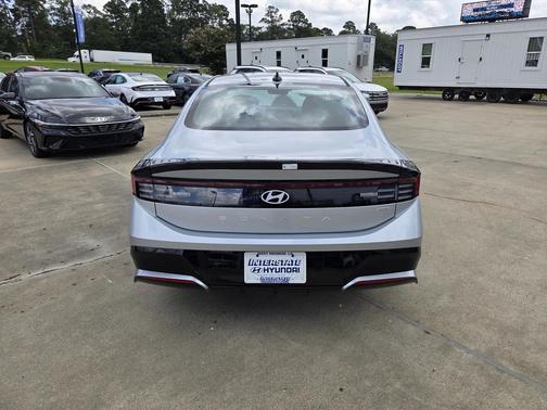 2025 Hyundai SONATA Hybrid SE