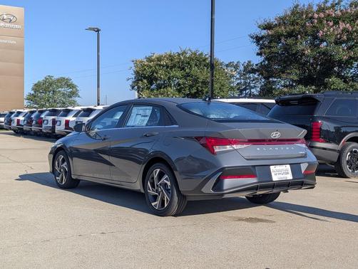 Ecotronic Gray 2026 Hyundai ELANTRA Limited