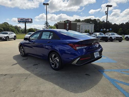 2025 Hyundai ELANTRA HEV SEL Sport