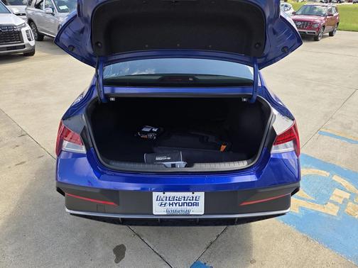 2025 Hyundai ELANTRA HEV SEL Sport