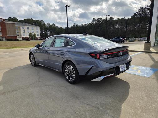 2026 Hyundai SONATA Hybrid SE