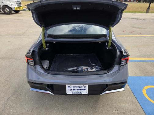 2026 Hyundai SONATA Hybrid SE