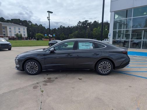 2025 Hyundai SONATA Hybrid SE