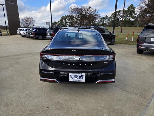 2026 Hyundai SONATA Hybrid SE