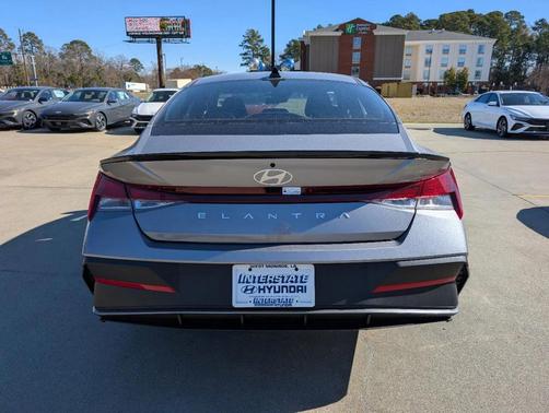 2025 Hyundai ELANTRA Sport