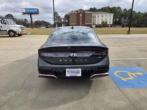 2026 Hyundai SONATA Hybrid SE