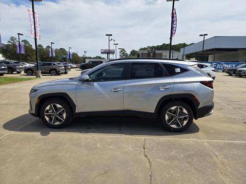 Shimmering Silver 2026 Hyundai TUCSON SEL