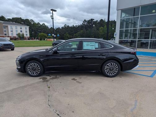 2025 Hyundai SONATA Hybrid Limited