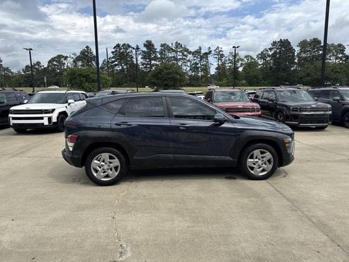 2025 Hyundai KONA SE