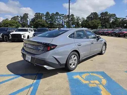 2025 Hyundai SONATA SE