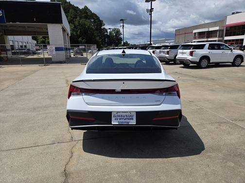 2025 Hyundai ELANTRA HEV SEL Sport