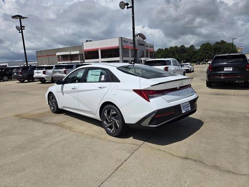 2025 Hyundai ELANTRA HEV SEL Sport