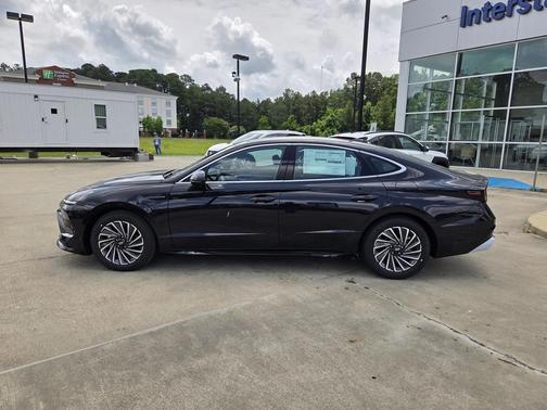 2025 Hyundai SONATA Hybrid SE
