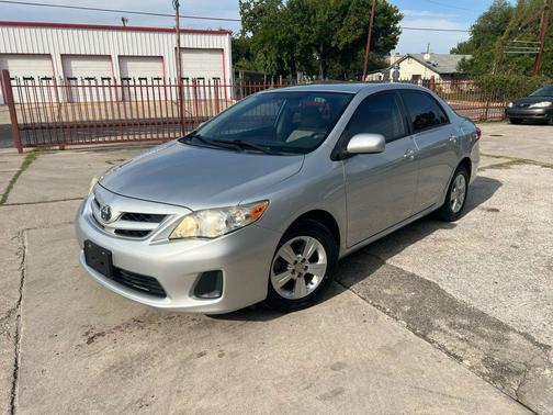 2011 Toyota Corolla LE