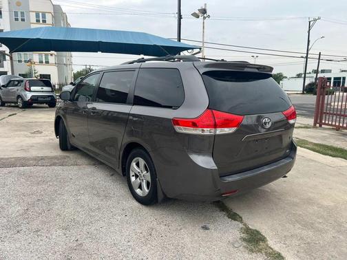 Predawn Gray Mica 2014 Toyota Sienna LE
