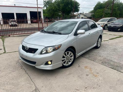 Classic Silver Metallic 2010 Toyota Corolla S