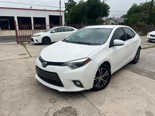 Super White 2016 Toyota Corolla LE Plus