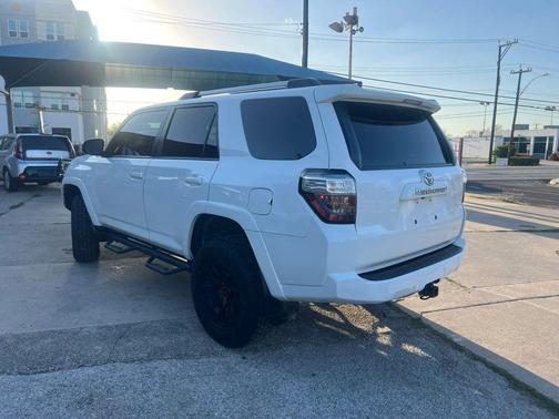 Super White 2020 Toyota 4Runner SR5