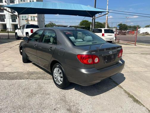 2005 Toyota Corolla LE
