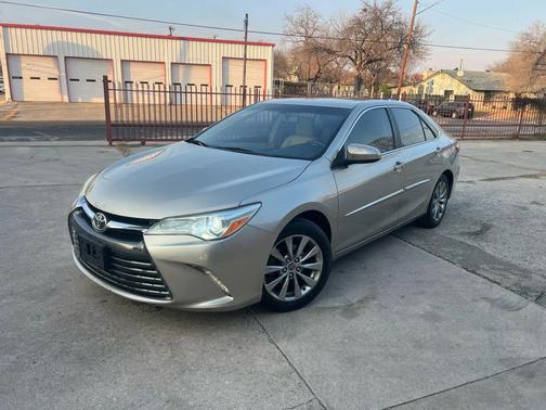 2016 Toyota Camry XLE