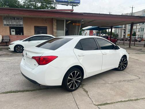 White 2017 Toyota Corolla SE