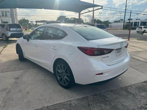 Snowflake White Pearl Mica 2018 Mazda Mazda3 Touring