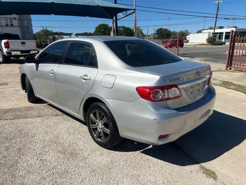 2012 Toyota Corolla LE