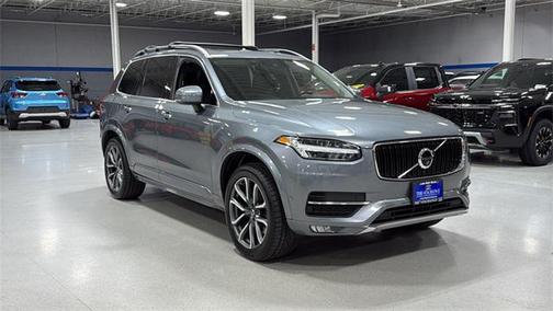 2017 Volvo XC90 T6 Momentum