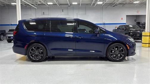 2020 Chrysler Pacifica Touring-L Plus